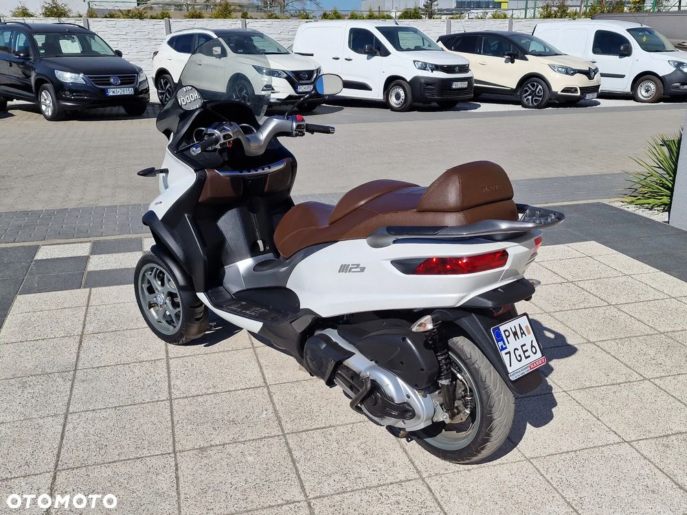 Piaggio MP-3 - 4