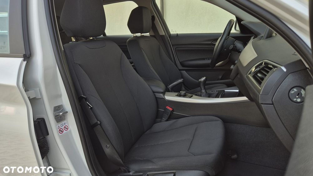 BMW Seria 1 116d Sport Line Shadow - 33