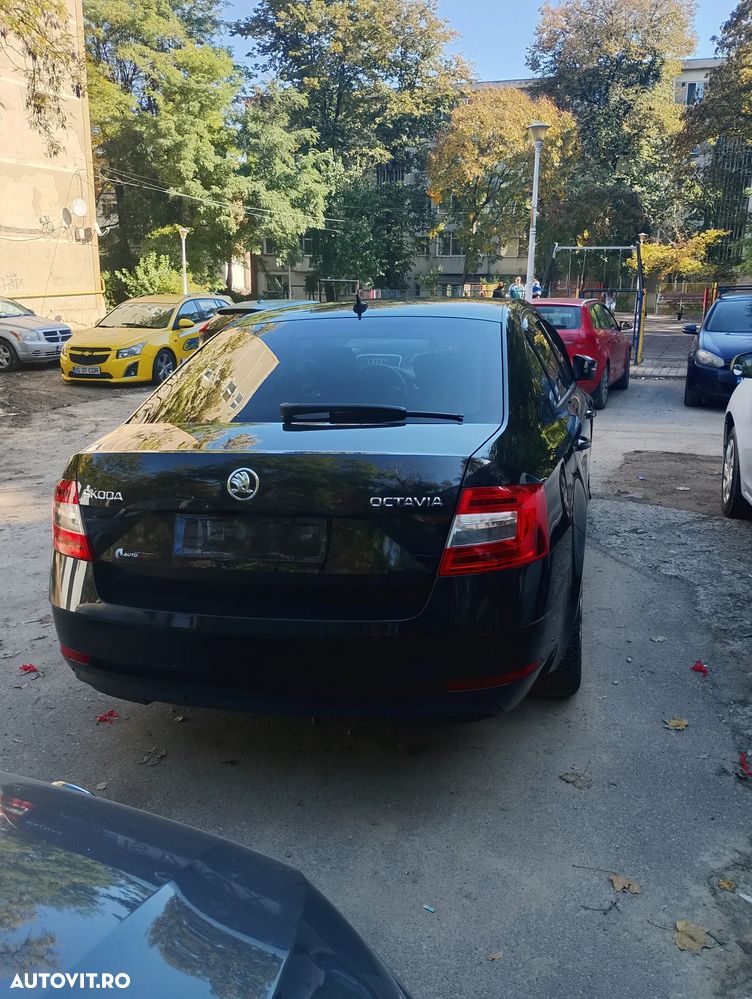 Skoda Octavia 2.0 TDI STYLE DSG - 7