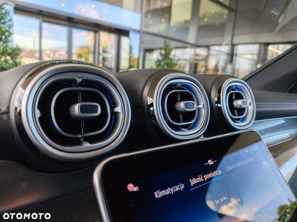Mercedes-Benz GLC 300 e PHEV 4-Matic AMG Line - 28