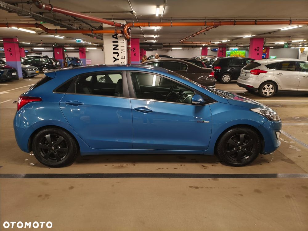 Hyundai i30 blue 1.6 CRDi Trend - 5
