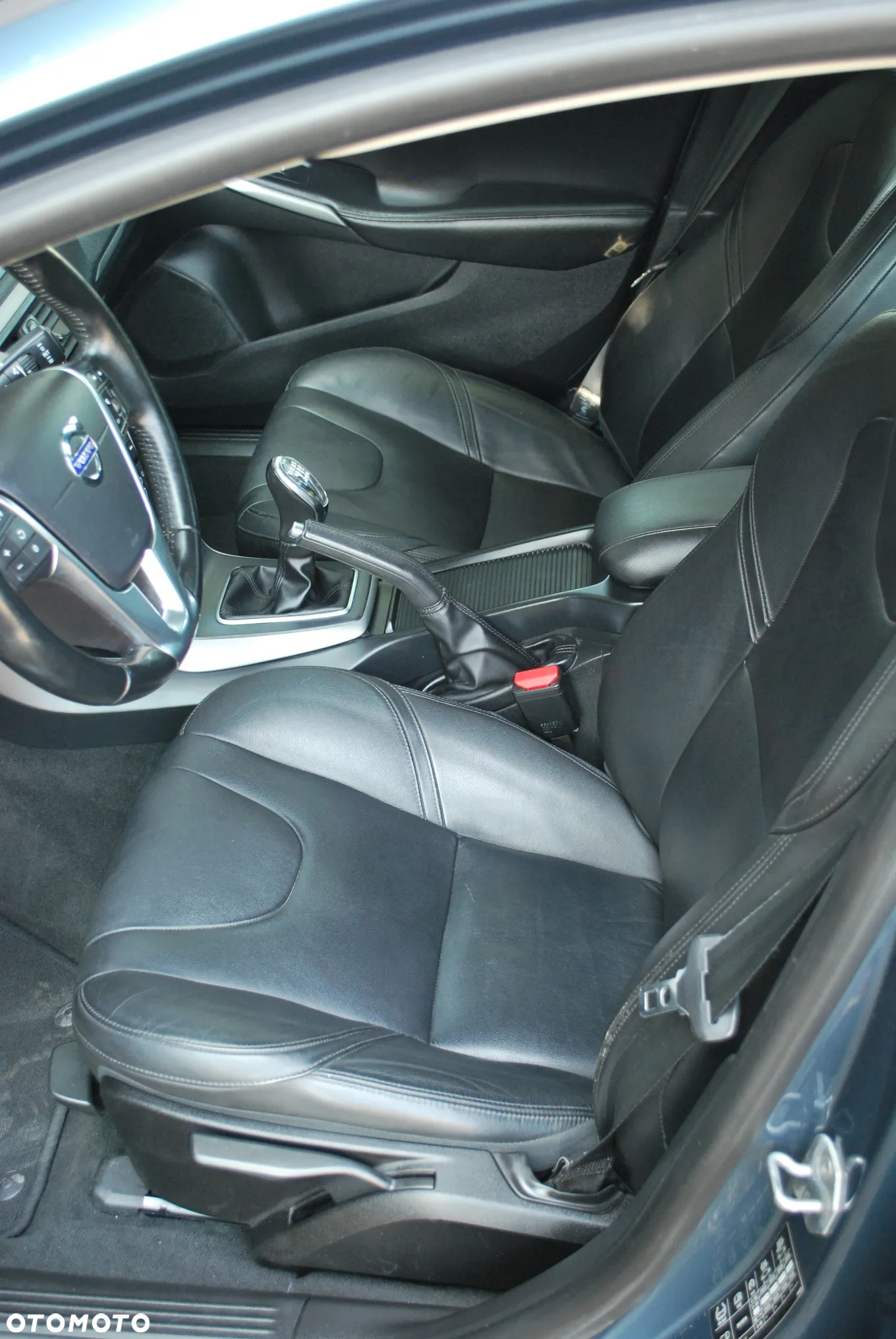 Volvo V40 T2 Momentum - 20