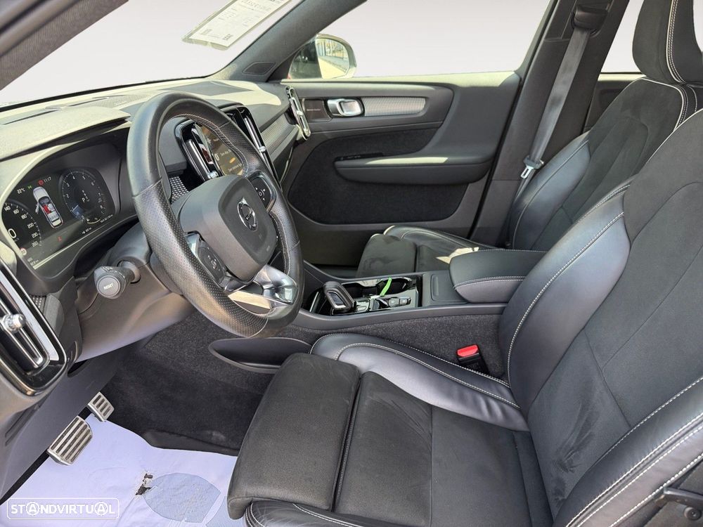 Volvo XC 40 1.5 T2 Plus Dark Auto - 9