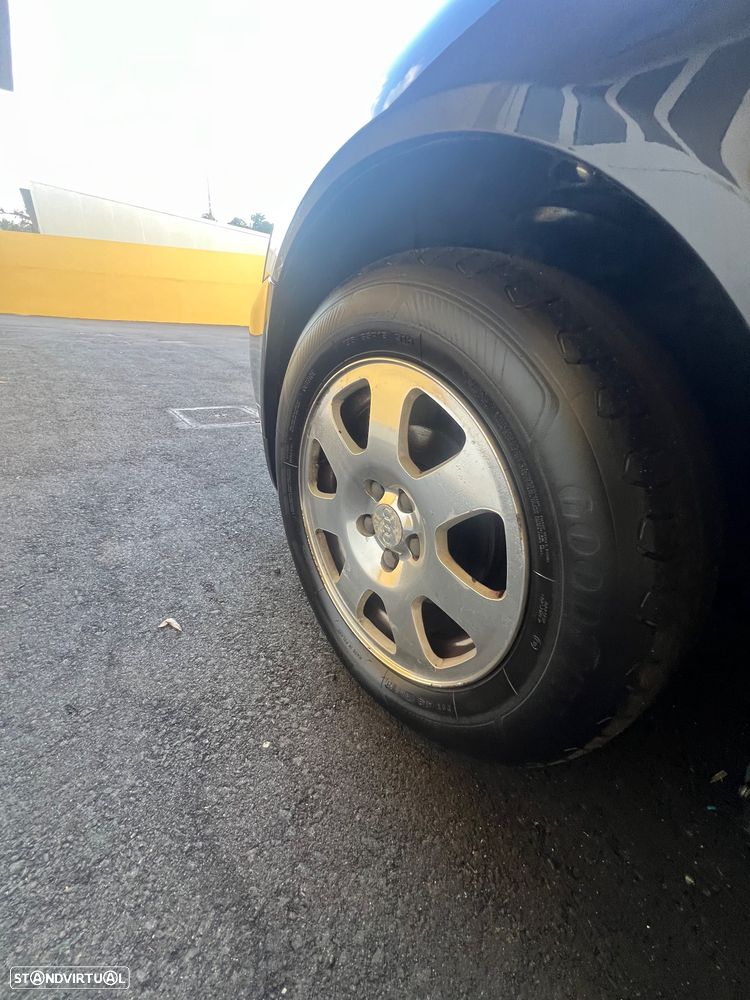 Audi A3 1.6 Ambiente - 21