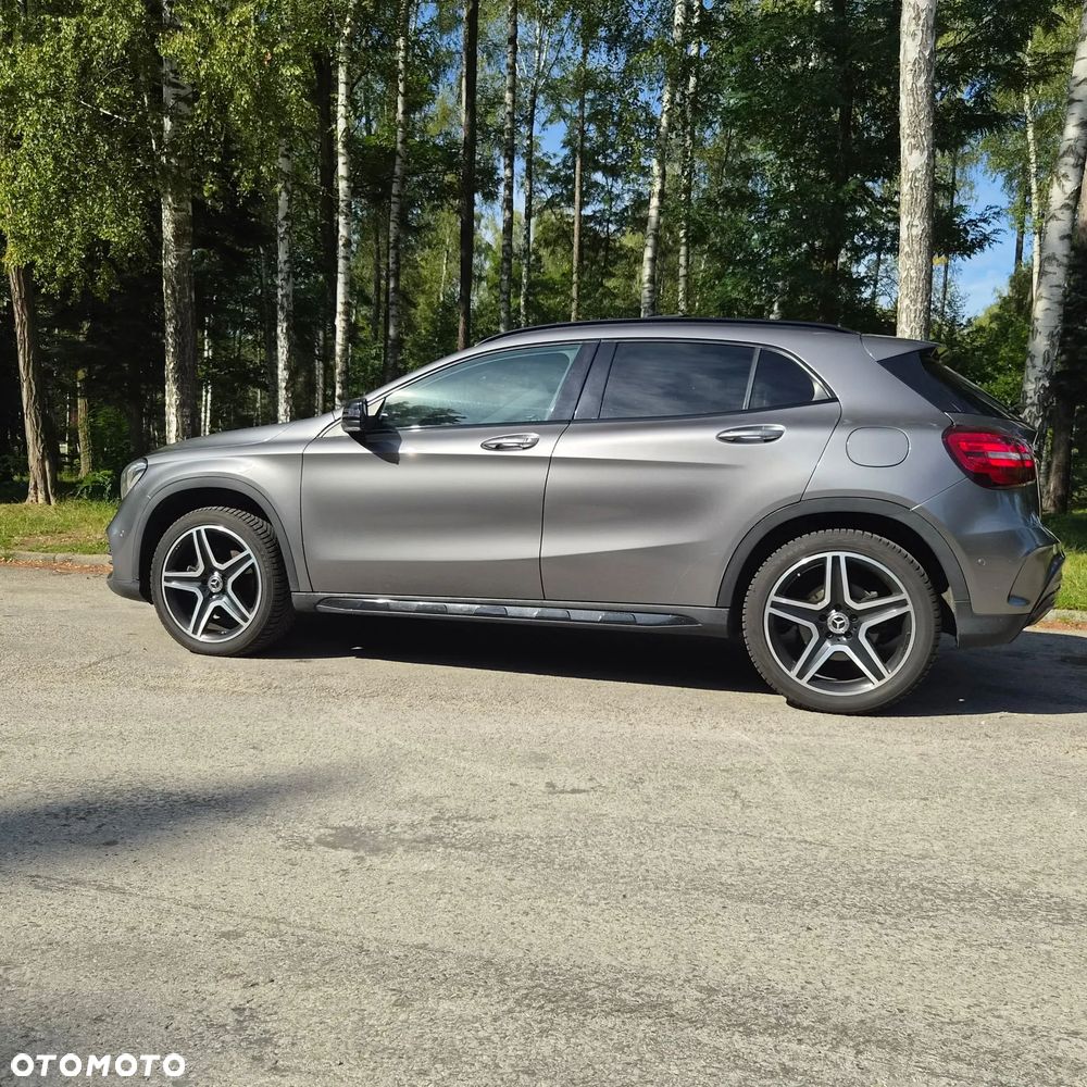 Mercedes-Benz GLA 220 4-Matic - 5