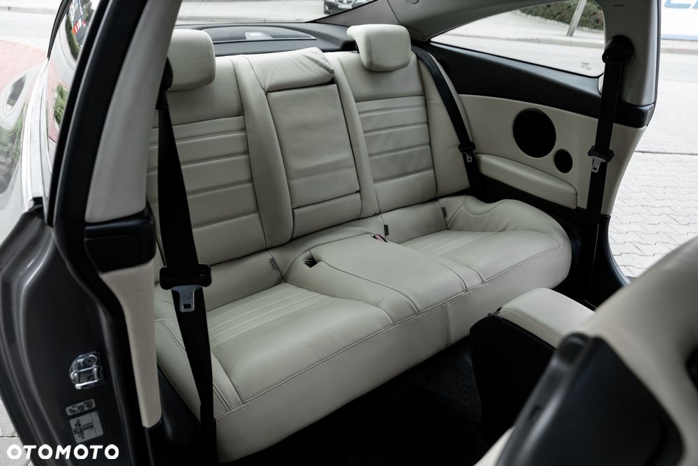 Renault Laguna Coupe V6 dCi 235 FAP GT - 33