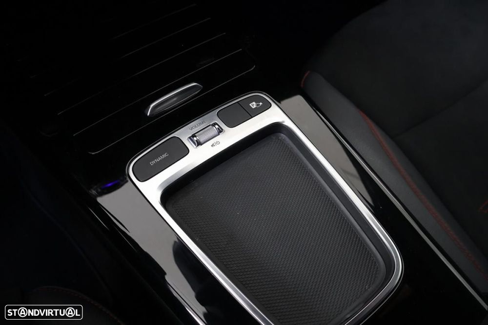 Mercedes-Benz A 250 e - 32