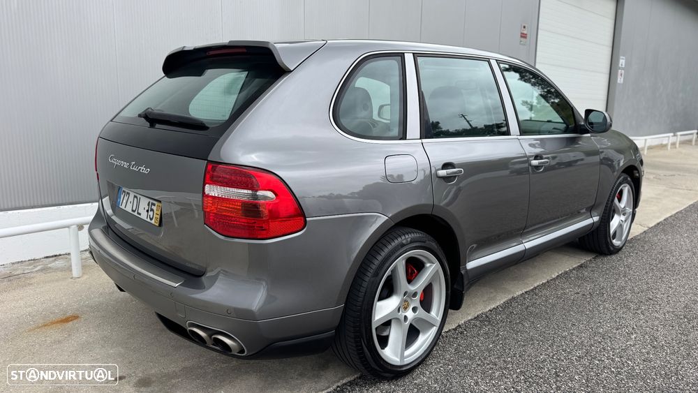 Porsche Cayenne Turbo - 25