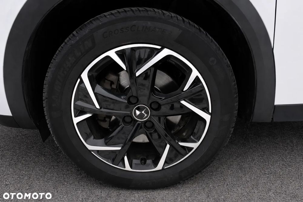 DS Automobiles DS 3 Crossback 1.2 PureTech Performance Line + - 28