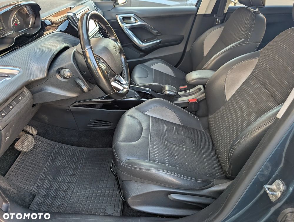 Peugeot 2008 1.2 Pure Tech Allure S&S EAT6 - 18