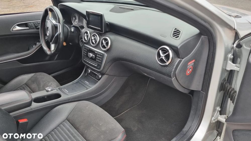 Mercedes-Benz Klasa A 200 CDI (BlueEFFICIENCY) 7G-DCT AMG Sport - 23