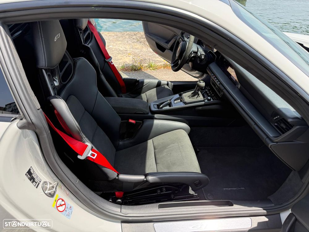 Porsche 911 (992) GT3 PDK - 12