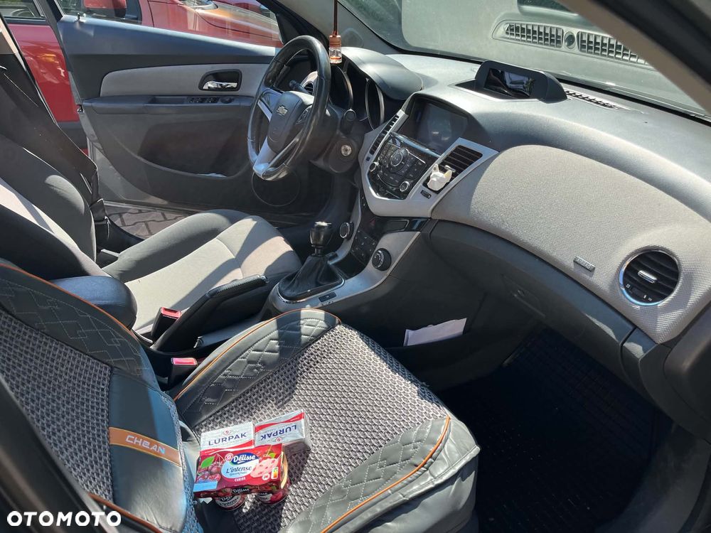 Chevrolet Cruze 1.6 Base - 8