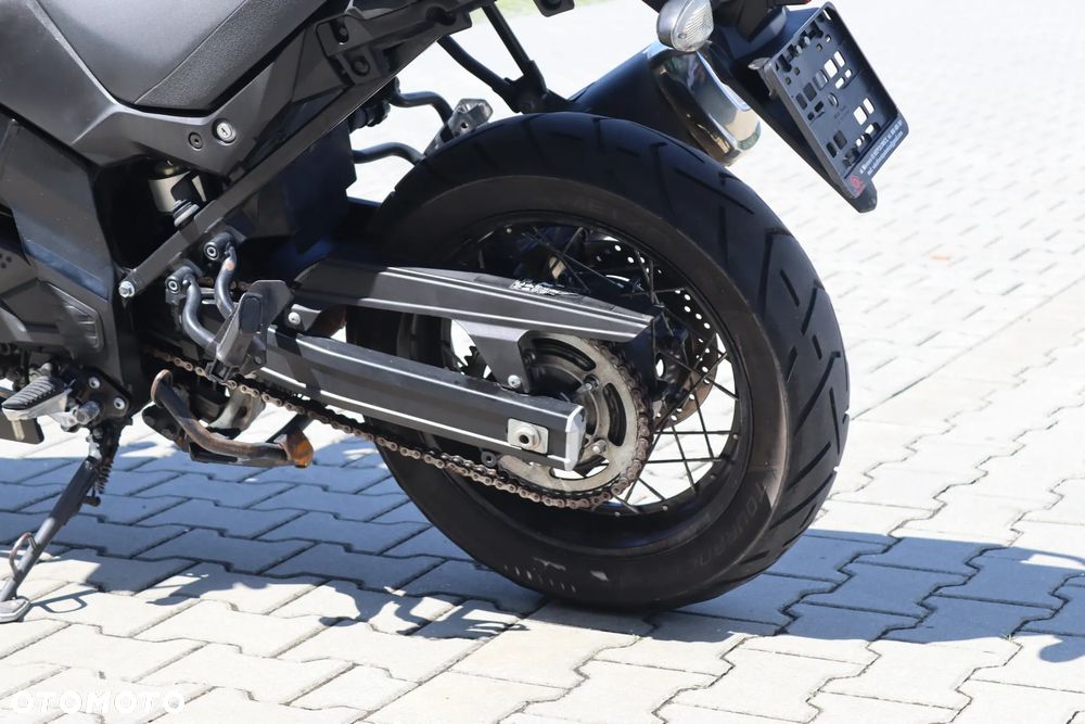 Suzuki V-STROM - 10