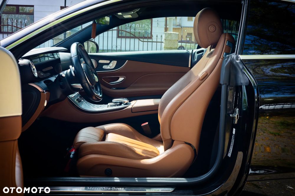 Mercedes-Benz Klasa E 220 d 4Matic 9G-TRONIC AMG Line - 6