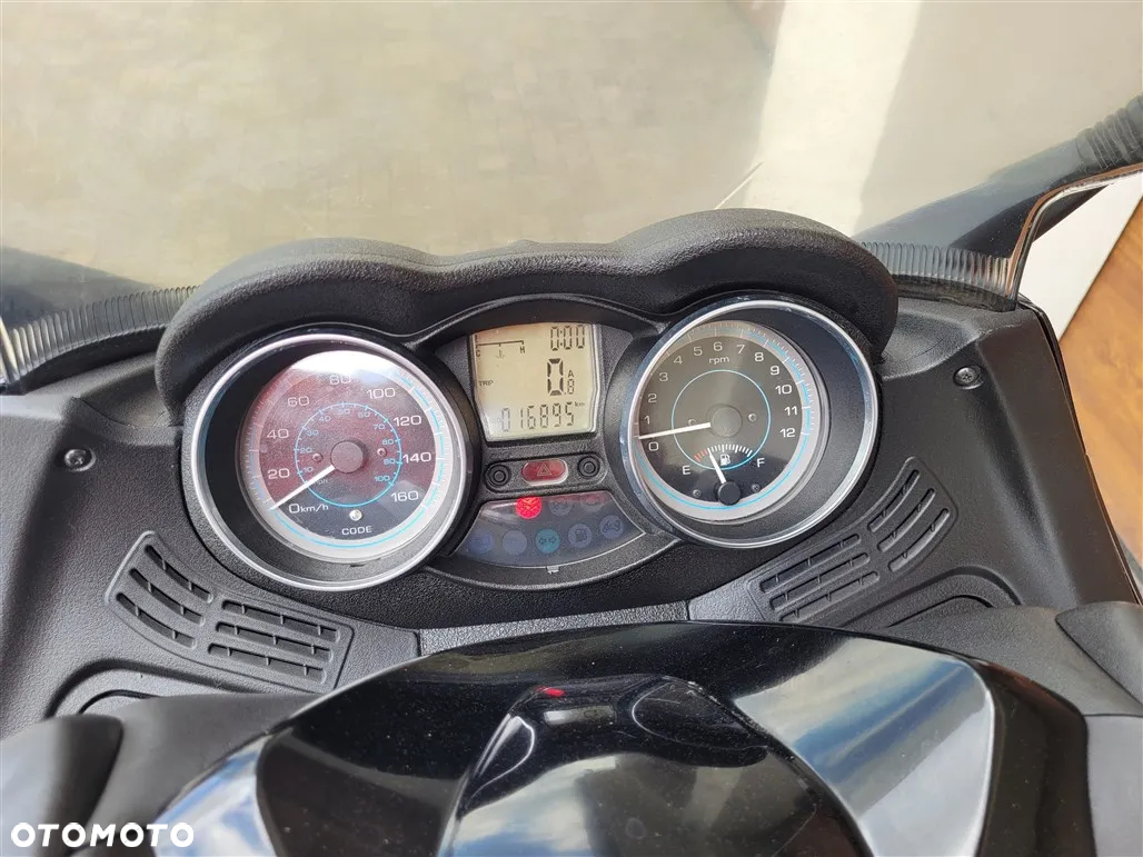 Piaggio Xevo - 9