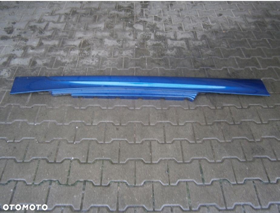 LISTWA PROGOWA PRAWA BMW E81 E82 E88 M-PAKIET - 1