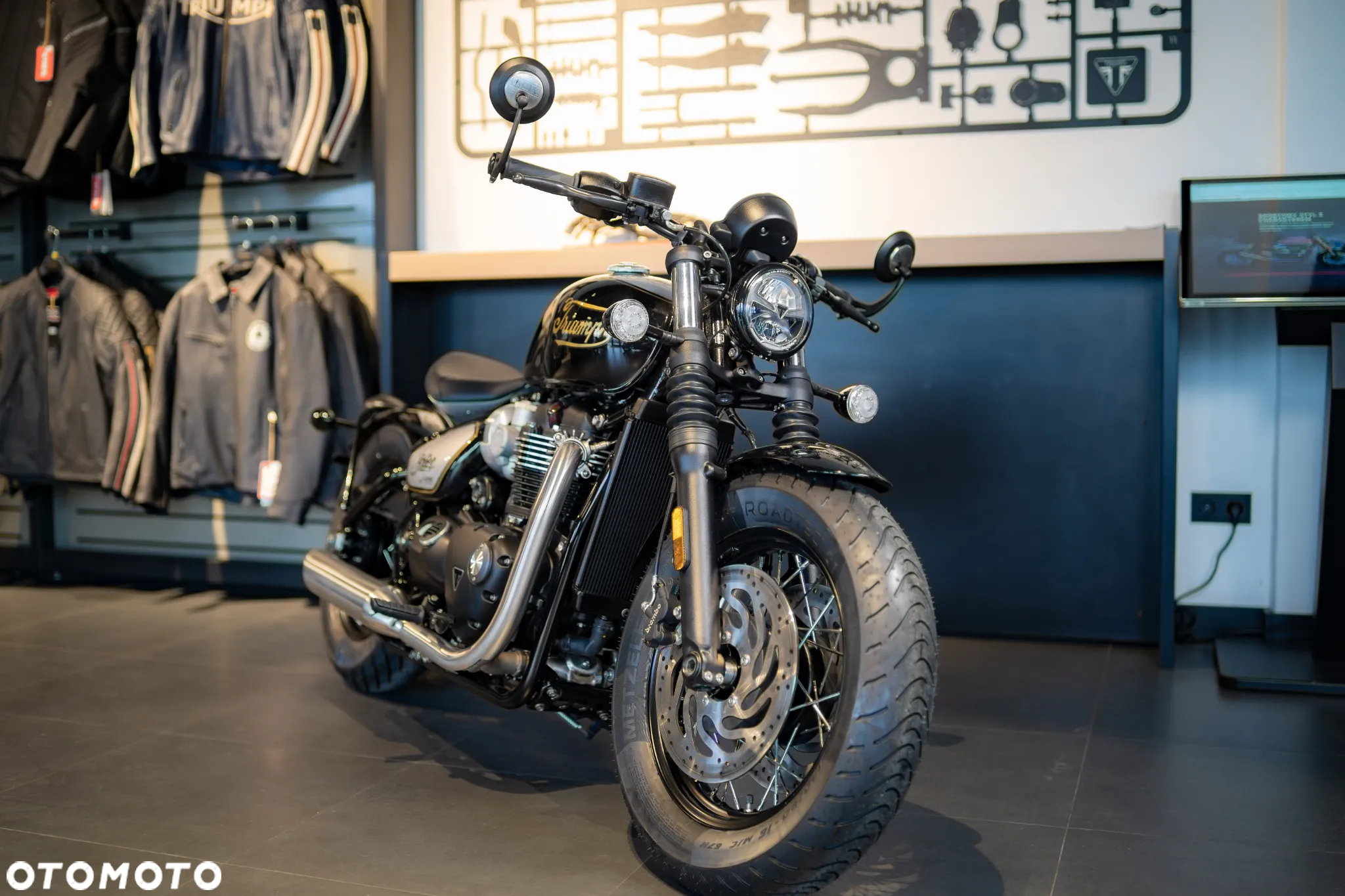 Triumph Bonneville Bobber - 2
