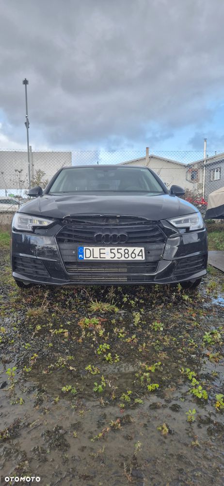 Audi A4 - 1
