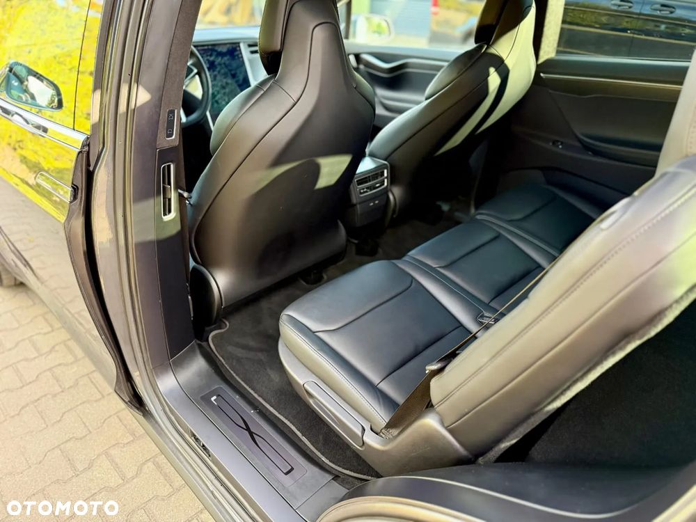 Tesla Model X Performance - 28