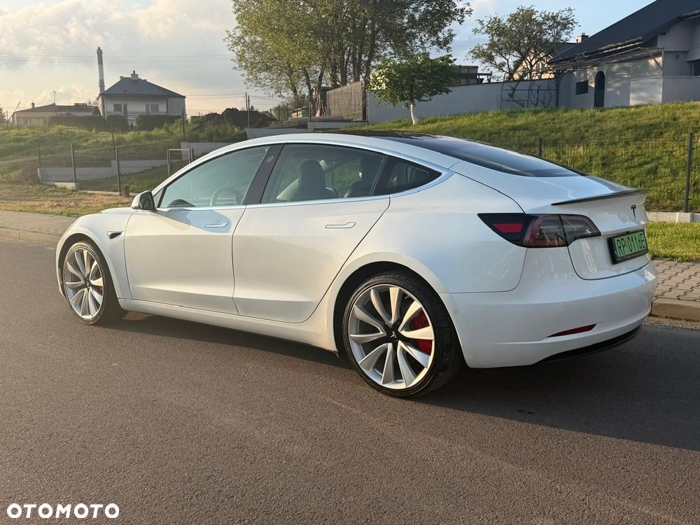 Tesla Model 3 - 8