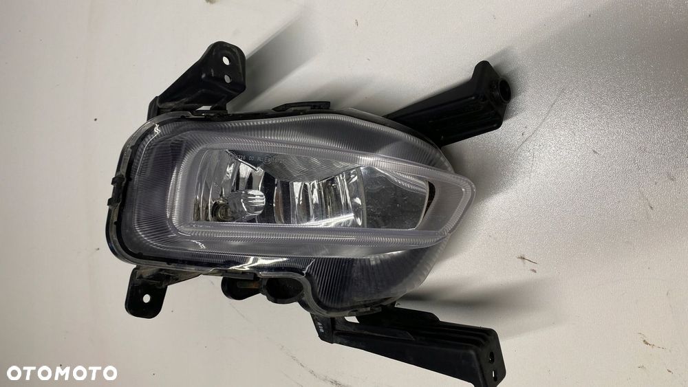 KIA CEED III LAMPA HALOGEN PRZECIWMGIELNA PRAWA PRAWY 17-21 - 2