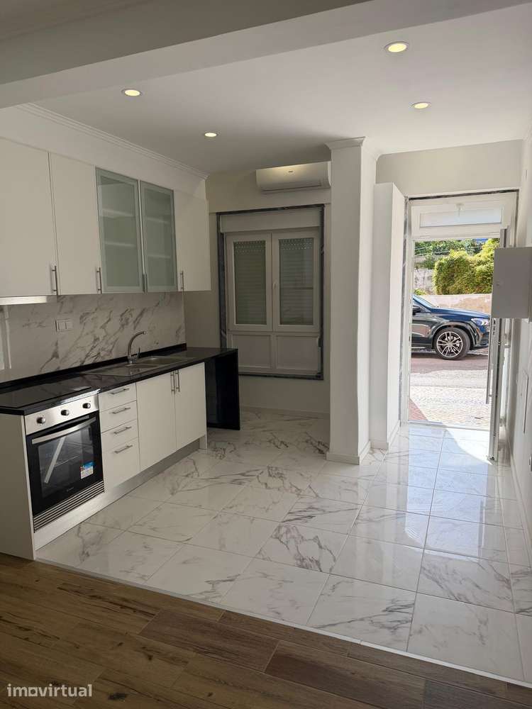Apartamento T0, completamente remodelado, pronto a habitar - Grande imagem: 4/16