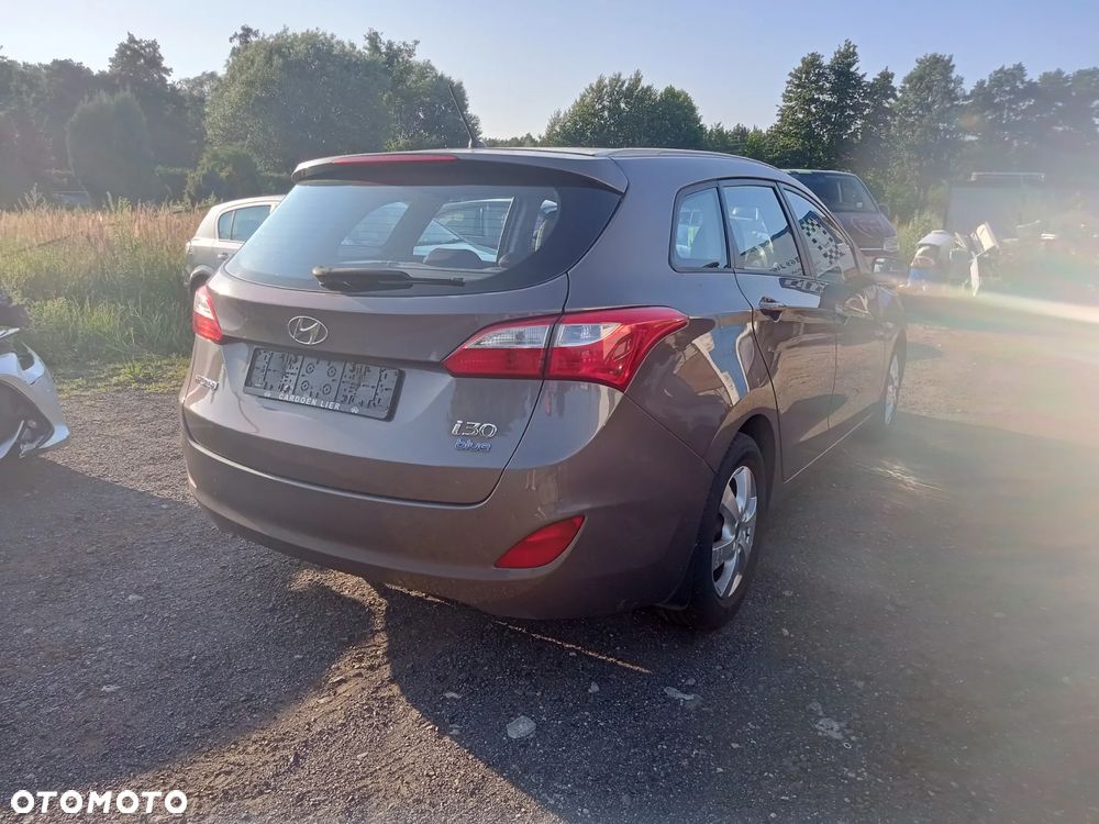 Hyundai i30 1.4 Classic + - 4