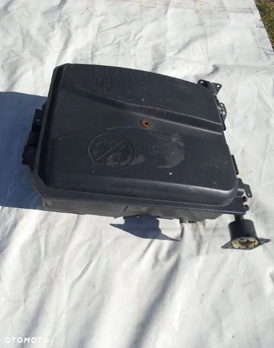 PODSTAWA SKRZYNKA AKUMULATORÓW Z POKRYWĄ DAF XF 106 EURO 6 - 1