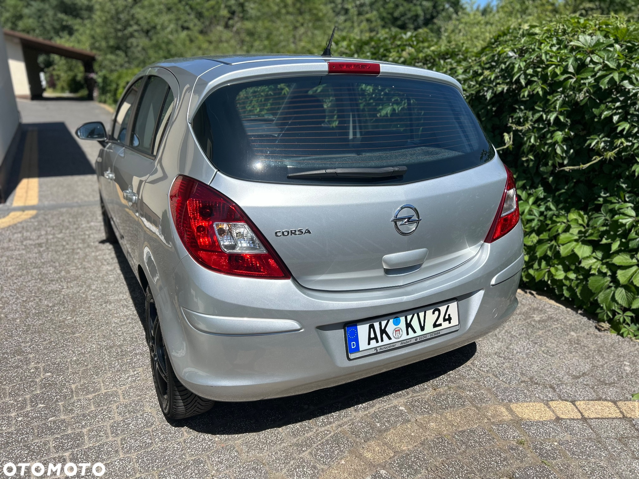 Opel Corsa 1.2 16V Color Edition - 11