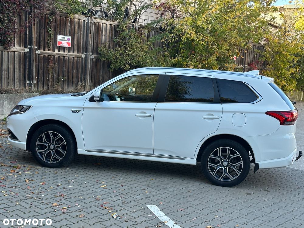 Mitsubishi Outlander - 8