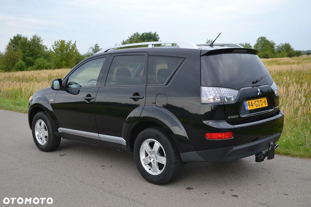 Mitsubishi Outlander 2.4 2WD Plus - 10