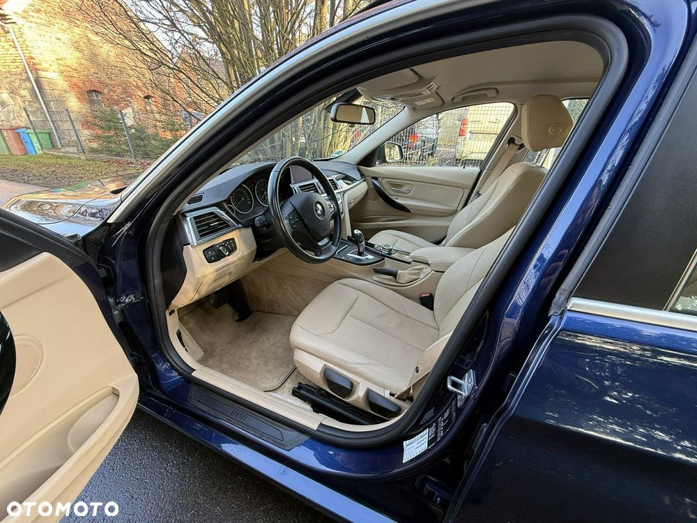 BMW Seria 3 320i Luxury Line - 6