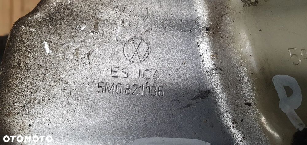 Mocowanie błotnika uchwyt prawy przód VW Golf VI 6 Plus 5M0821136 - 6