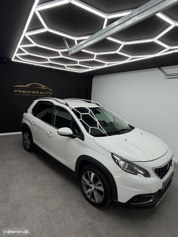 Peugeot 2008 1.2 PureTech Allure - 4
