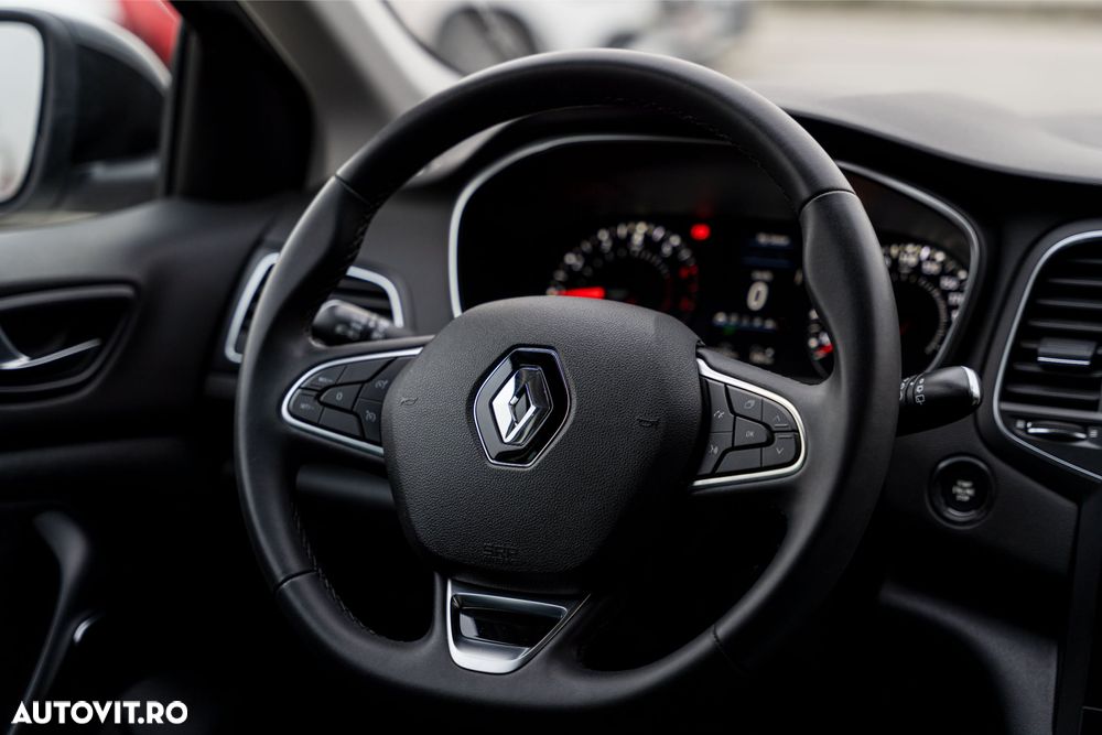 Renault Megane ENERGY TCe 140 EDC LIMITED - 18