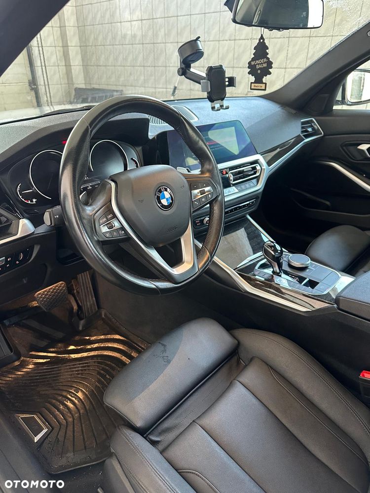 BMW Seria 3 330i Sport Line - 16
