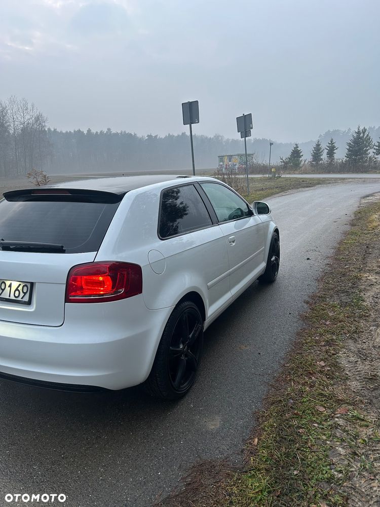 Audi A3 3-drzwiowe 1.4 TFSI S line Sportpaket - 3