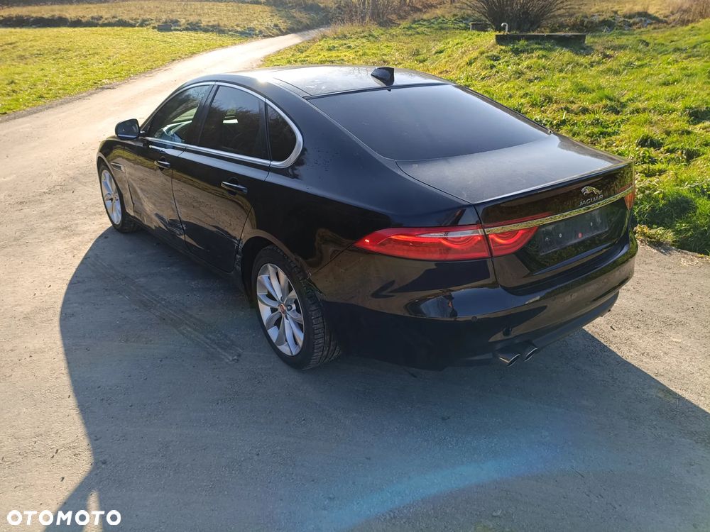 Jaguar XF - 7