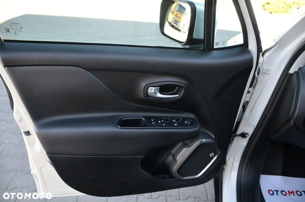 Jeep Renegade - 16