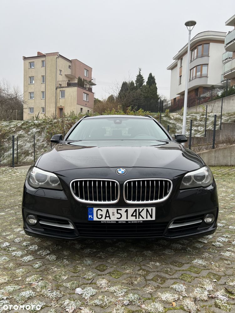 BMW Seria 5 525d xDrive Sport-Aut - 2