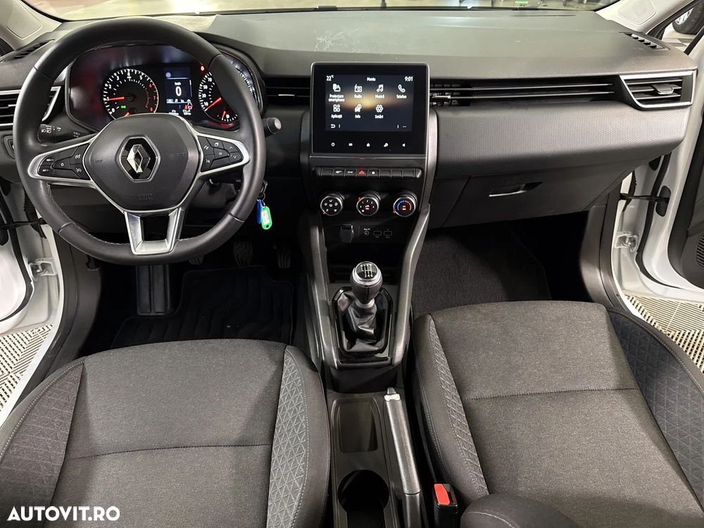 Renault Clio - 10