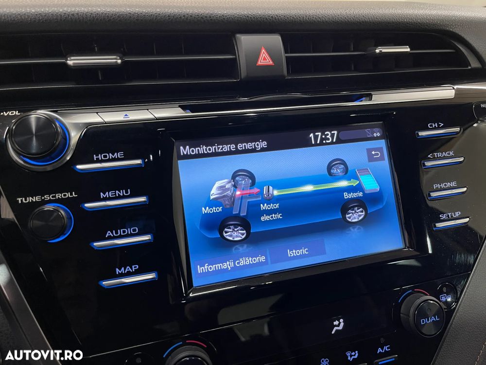 Toyota Camry 2.5 Hybrid Business - 16