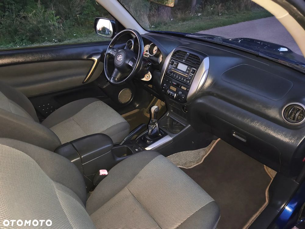 Toyota RAV4 2.0 D-4D Sol - 18