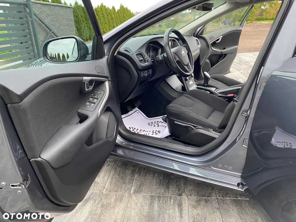 Volvo V40 T3 Momentum - 35