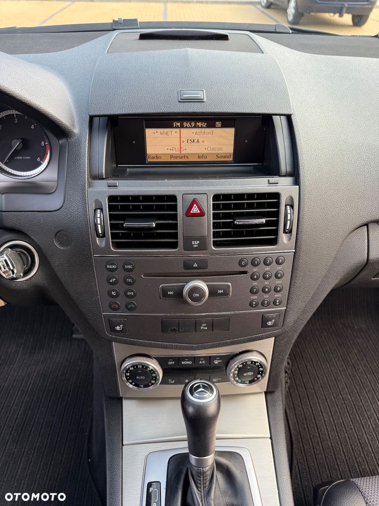 Mercedes-Benz Klasa C 200 CDI DPF Automatik BlueEFFICIENCY SPORT EDITION - 26