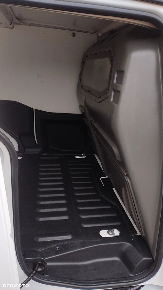 Peugeot Partner - 25