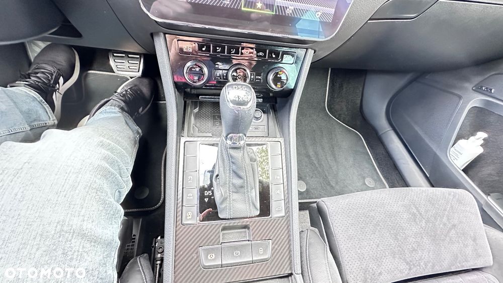 Skoda Superb 2.0 TDI 4x4 DSG Sportline - 11