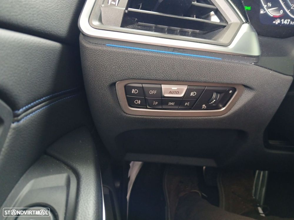 BMW 330 e Pack Desportivo M Auto - 20