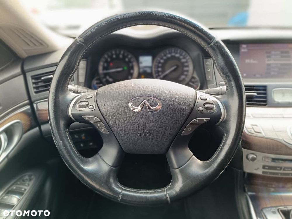 Infiniti Q70 - 20